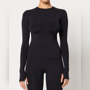Khy xEntire Studios Black Long Sleeve Thumb‎ Hole Tee Seamless Mock Neck Minimal